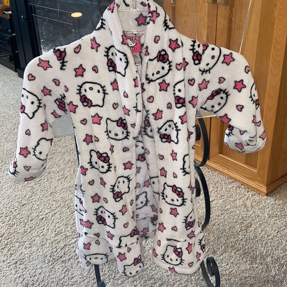 Hello kitty bathrobe - Picture 5 of 7